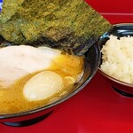 横浜家系ラーメン 宮里家 - 