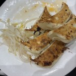 Ishimatsu Gyoza Shintomei Ten - 食べかけですみませんお腹が空きすぎてつい…