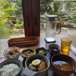 古民家喫茶 動き人 - お庭を眺めながらランチ