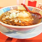 義けんラーメン - 朝ラーメン
      バラチャーシュー柔らかく、優しい味が確りしみ込み、
      脂身がバター風味な感じで美味しい！
      朝専用の大根＆生姜おろしを溶くと・・見事な味変！
      少しづつ溶いて変化を楽しむ！生姜のGood！