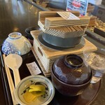 Aji Shirube Ekitei - お味噌汁と漬物付きです！