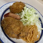 キッチンタロー - 本日のランチ、おかず皿アップ