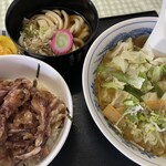 Hana Chan - ゲソ丼600円+ミニうどん100円  ラーメン400円