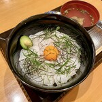 味処 大丸 - 料理写真:特盛イカ月見丼 