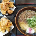 Sukesan Udon Asakawa Ten Yukuhashi Ten - 肉うどん細麺+かしわ(鶏)天&かき揚げ　さすがに盛り過ぎよ…