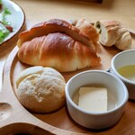 TruffeBAKERY BAKERY & RESTAURANT - 3種のパンセット