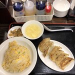 Minmin Hamamatsucho Ten - 炒飯＆焼き餃子セット900円