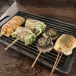 Osaka Kushiyaki Kushi Ikka Umeda Higashitori Ten - 豚平チーズ・レタス肉巻き・豚肉と海苔のミルフィーユ梅肉ソース・ポテコーン
                        