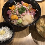 Uo Toyo - バラチラシ丼 1,100円