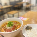 スパイスラーメン専門店 SPICE 麺 アッ晴れ - 料理写真:赤い旨辛スパイスラーメン