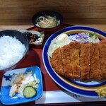 Chikuba Tei - とんかつ定食950円