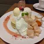 Pancake Cafe Mog Nanba Ten - 夏季限定 桃のパンケーキ（1,800円 パンケーキカフェ mog 難波店 （モグ）2024.8月