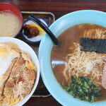 そば・うどん 三河庵 - 料理写真:とんこつ醤油ラーメン＆カツ丼