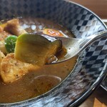 UOYUKI SOUP CURRY & - ナスも美味しい。かぼちゃ、シシトウ、長芋、エリンギ、ポテトボール 季節の野菜などがたくさん。