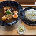 UOYUKI SOUP CURRY & - 海老と白身魚のスープカレー ¥1980（ライス250g＋¥110）