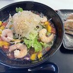 Chinese SAKURA - 海老とクラゲのサラダ冷麺1,300円＋焼き餃子200円