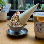 cafe maru - カラースプレーがこれでもかってくらいのってて最高！