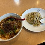 Taiwanese Kinjo Mizumaki Ten - ランチセット（牛肉刀削麺&高菜焼飯）