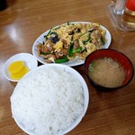 Taishu Chuka Horai Kitanijuyonjo Ten - A定食(豚肉玉子ニラ炒め) 1100円