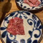 焼肉大衆酒場 真 肉焼屋 - 赤身