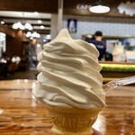 八ヶ岳オクテット - 料理写真:ソフトクリーム450円