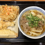 すなだ どんどん - 肉うどん（中）（560円）＋海老天（150円）＋イトヨリ天（130円）＋海老かき揚げ（180円）