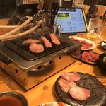 焼肉大衆酒場 真 肉焼屋 - 