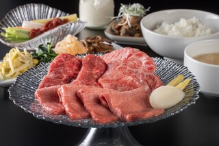 h Yakiniku Ushijirushi Kyobashi Edoguran Ten - 