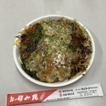 Okonomiyaki Kagami - 肉玉うどんのイカ天、チーズトッピング