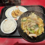 Gyoza no Osho Shinsapporo Ten - 海鮮焼きそばフェアセットB(1001円)です。