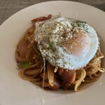 Sun&Moon - 目玉焼のせナポリタン800円