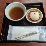 点心工房 九龍 - デザートとお茶。この日はウーロン茶。器も可愛い。