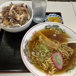 Hana Chan - ゲソ丼➕ラーメンセット