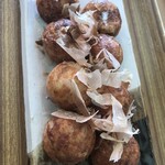 Tako Fuku - 上4コ塩タコ焼き下4コそのままタコ焼き