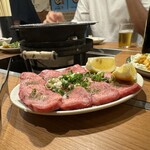 焼肉ホルモン 万千 - 