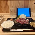 Yakiniku Tanaka - ハラミ定食1400円