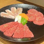 Yakiniku Keirakuen - 黒タン塩・上ロース塩・豚トロ塩