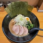 横浜ラーメン てっぺん家 - てっぺんラーメン