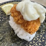 Hama Zushi Omaezaki Hamaoka Ten - 広島産牡蠣のカキフライタルタル海苔つつみ