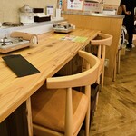 Sukiyaki Fujio - 店内　※こんな感じの、カウンター席で、いただきました