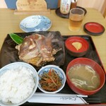 彩食亭やまだ - 料理写真:★★★★鯛頭煮 1000円 大きく食べ応えあった！残念ながら味が薄めでウロコが30枚ぐらい残ってたので、もっと丁寧な仕事をするべき！