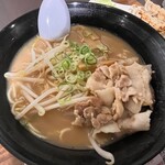 Tenshin Baru Yasunaga Tokushima Eki Baru Yokocho Ten - 徳島ラーメン