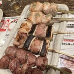 Aburiya Shota - 串盛り。塩タレ、ハーフずつ。うま〜。焼鳥以外も美味かった。さらに麻婆豆腐の山椒を別に出してくれたり(苦手なのよ)接客、対応素晴らしい！