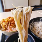 ゆで太郎 もつ次郎 - 麺リフト