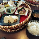 和食とバル 岳 - 料理写真:花籠御膳