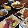 とみた - 料理写真:手前は鯖味醂と刺身定食、奥は海老フライ定食