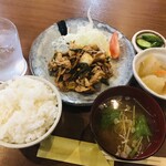 家庭料理居酒屋 よってって - ♪豚キムチ定食 ¥700