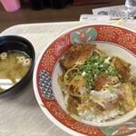 Hana San Shokudo Iizuka Ten - チキンカツ丼　味噌汁