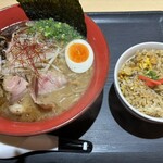 Ramen Street Sakura - 自家製マー油豚骨ラーメン&チャーハン