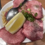 焼肉ホルモン 万千 - 